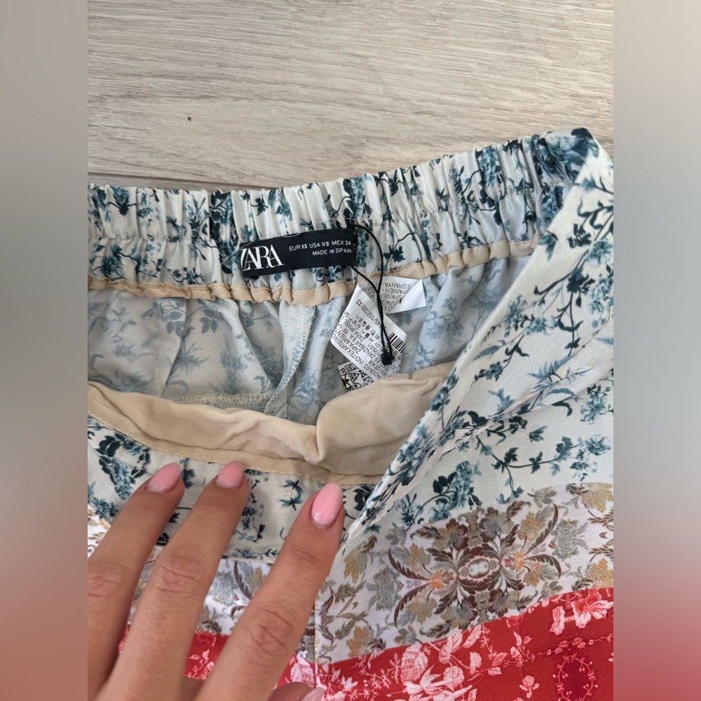 Printed Pants - Picture 3 of 4
